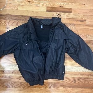 Lulu dupe windbreaker